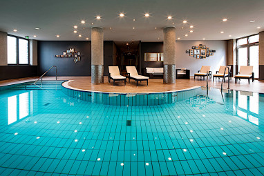 Pentahotel Leipzig : Piscine