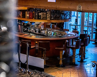 Hotel Maximilian: Bar/Salon