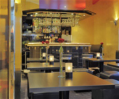 BEST WESTERN Plus Hotel Regence: Bar/salotto