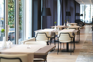 DoubleTree by Hilton Hannover Schweizerhof: 레스토랑