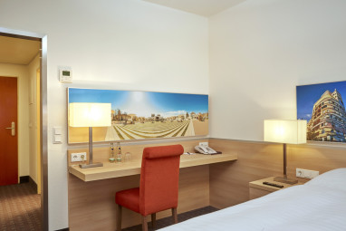 H+ Hotel Darmstadt: 객실
