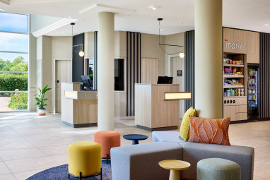 Courtyard by Marriott Magdeburg: Холл