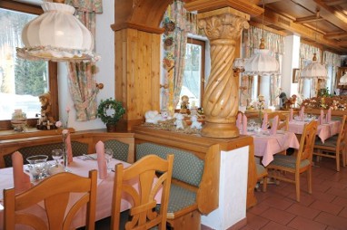 Naturhotel Lindenhof Holzhau: 餐厅