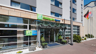 Holiday Inn Express Frankfurt Messe: Widok z zewnątrz