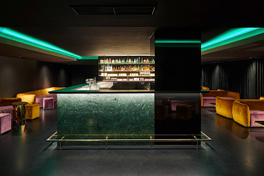 Estrel Hotel: Bar/salotto