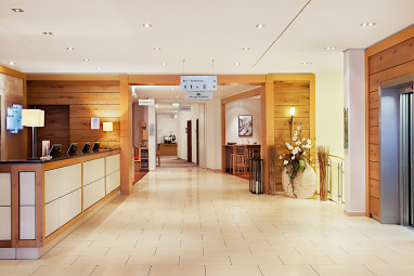 Holiday Inn Nürnberg City Centre: Lobi