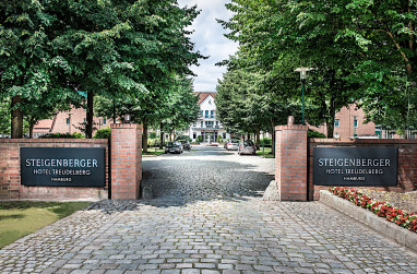 Steigenberger Hotel Treudelberg : Dış Görünüm