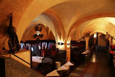 Schlosshotel Neufahrn: Ресторан