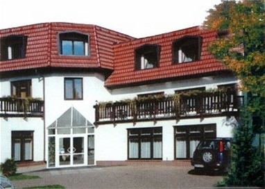 Waldhotel Wandlitz: Vista esterna