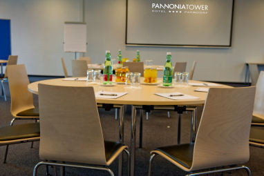 Pannonia Tower Hotel: Sala de reuniões