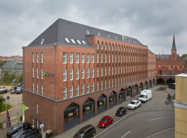H+ Hotel Lübeck: Vista externa