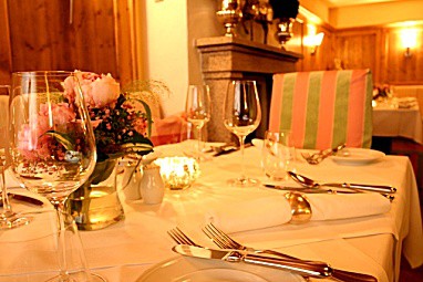 Romantik Hotel Goldener Stern: Ресторан