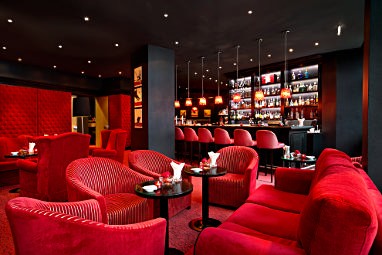 Kempinski Hotel Das Tirol: Bar/salotto