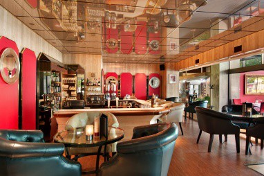Hilton Rotterdam: Bar/hol hotelowy