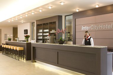 IntercityHotel Essen: Холл