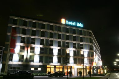 Ibis Köln Messe: 外景视图