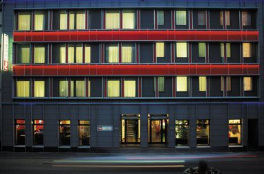 ferrotel Duisburg - Partner of SORAT Hotels: Widok z zewnątrz