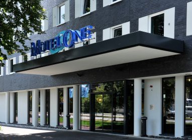 Motel One Hamburg-Airport: Widok z zewnątrz