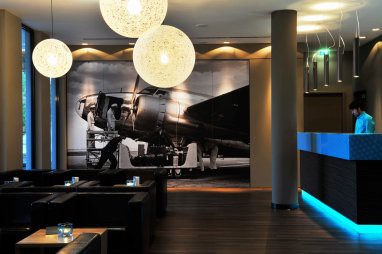 Motel One Hamburg-Airport: Bar/Salon