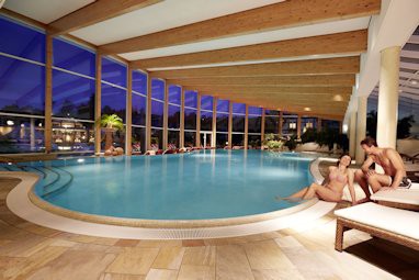 Romantik Hotel Deimann: 泳池