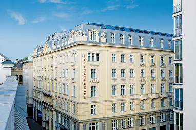 Steigenberger Hotel Herrenhof: Vista externa
