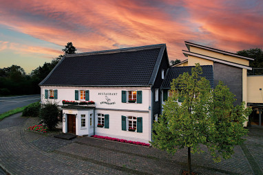 Krummenweg Landhotel: Exterior View