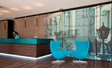 Motel One Saarbrücken : Холл