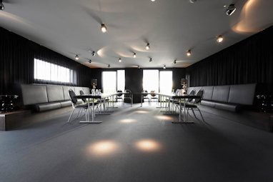 Designhotel ÜberFluss: конференц-зал