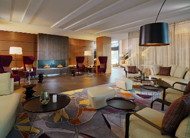 Sheraton Zurich Hotel: Бар/пространство для отдыха