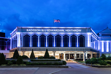 Radisson Blu Edwardian Heathrow Hotel: Widok z zewnątrz