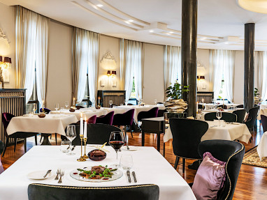 Victor´s Residenz-Hotel Schloss Berg: Ресторан