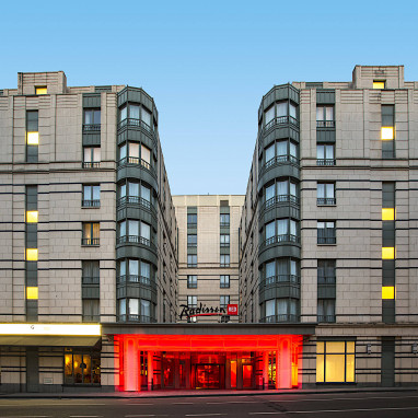 Radisson RED Hotel Brussels: Vista externa