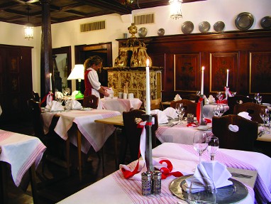 Romantik Hotel Zur Schwane: 레스토랑