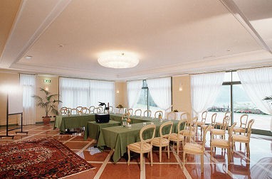 Romantik Hotel Relais Mirabella Iseo: Sala de conferências
