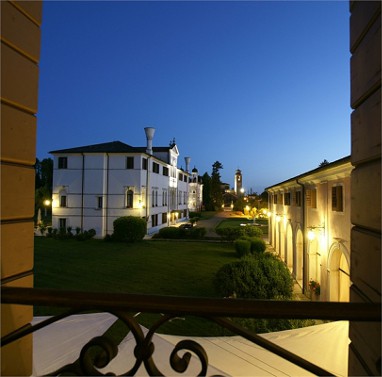 Villa Giustinian: 外観