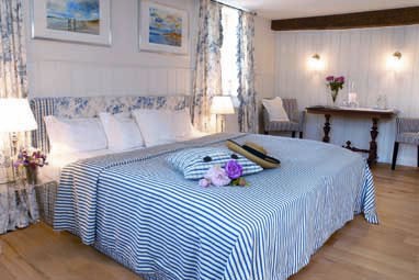 Romantik Hotel Zum Rosenhof: 客室