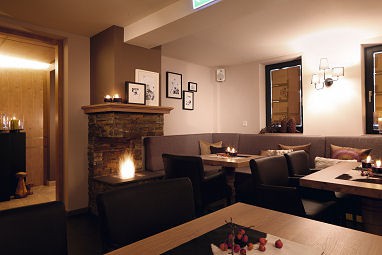 Hotel-Restaurant Taufstein: Бар/пространство для отдыха