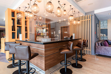 Premier Inn Stuttgart Airport/Messe: Bar/Salon