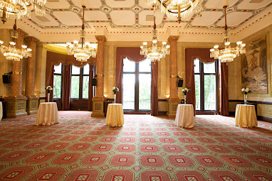 The Royal Horseguards Hotel: конференц-зал