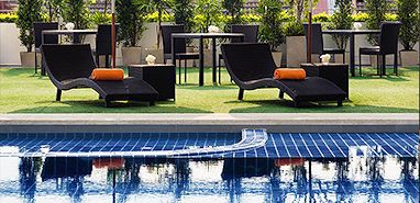 Mövenpick Suriwongse Hotel Chiang Mai: 泳池