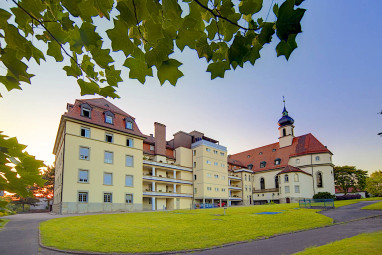 Kloster Maria Hilf: Widok z zewnątrz