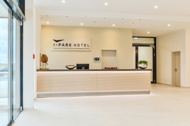 i-PARK Hotel: Hol recepcyjny
