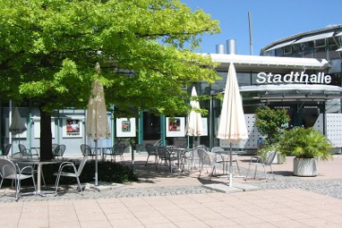 Tagungs-& Veranstaltungszentrum Stadthalle Hockenheim: Vista esterna