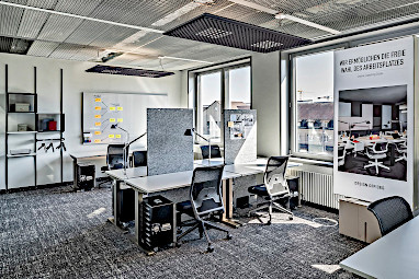 Design Offices Karlsruhe Bahnhofplatz: Sala na spotkanie