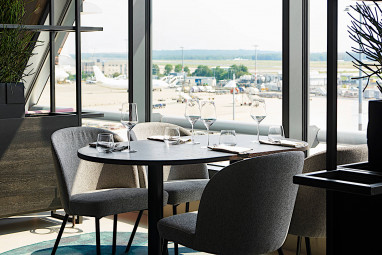 Moxy Hotel Cologne Bonn Airport: Ресторан