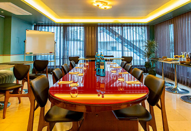 MUZE Hotel Düsseldorf – Handwritten Collection: Meeting Room