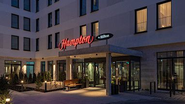 Hampton by Hilton Munich City North: Vista externa