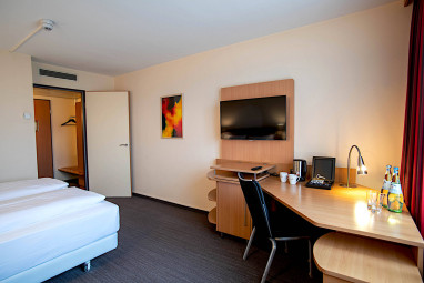 SleepBeeOne Airporthotel: Quarto